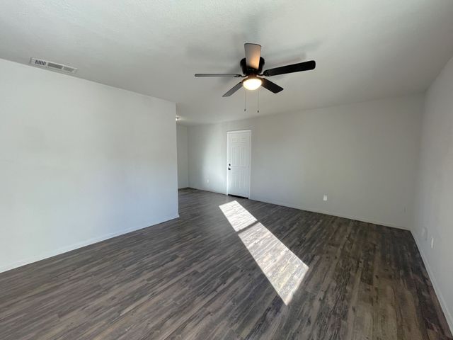 2105 Knoll Crest Drive, Arlington, TX 76014