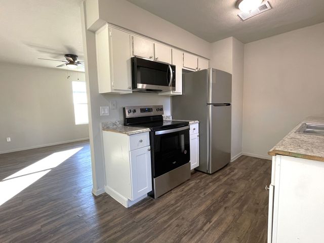 2105 Knoll Crest Drive, Arlington, TX 76014