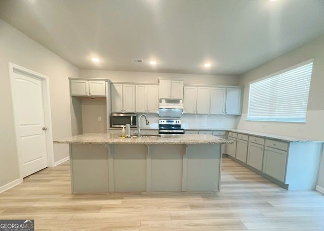 446 Sawmill Trace, Hampton, GA 30228