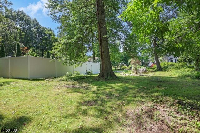 74 Leather Stocking Path, Lincoln Park Boro, NJ 07035