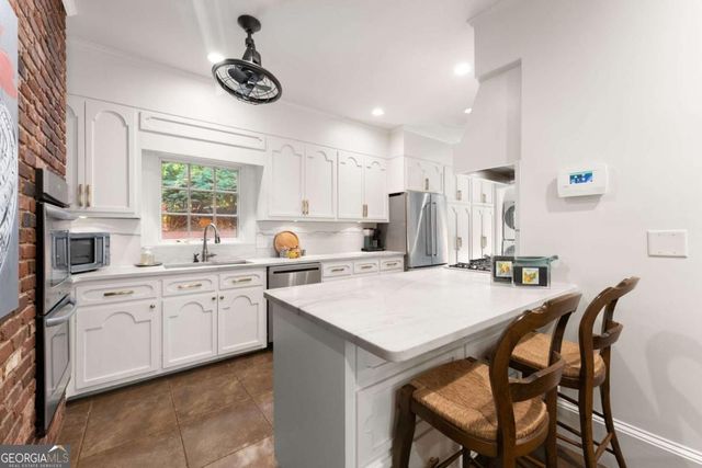 1812 Valley Road NE, Gainesville, GA 30501
