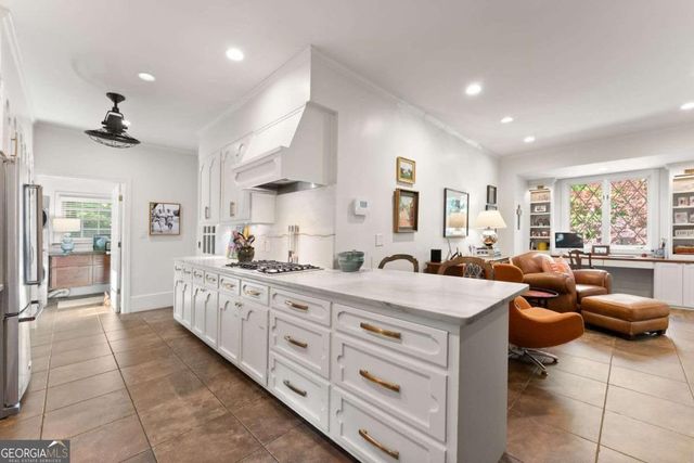 1812 Valley Road NE, Gainesville, GA 30501