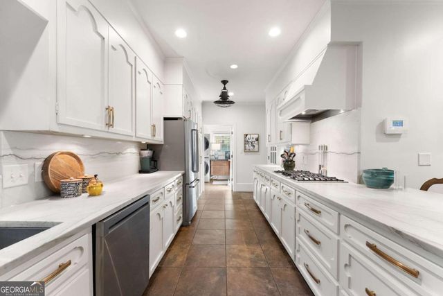 1812 Valley Road NE, Gainesville, GA 30501