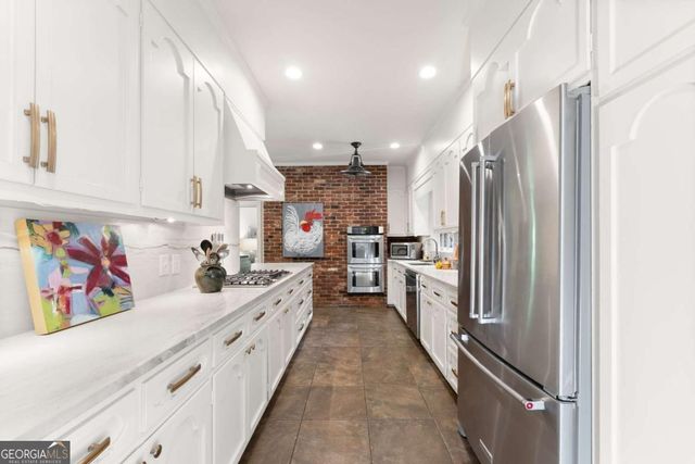 1812 Valley Road NE, Gainesville, GA 30501