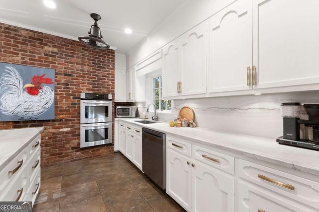 1812 Valley Road NE, Gainesville, GA 30501
