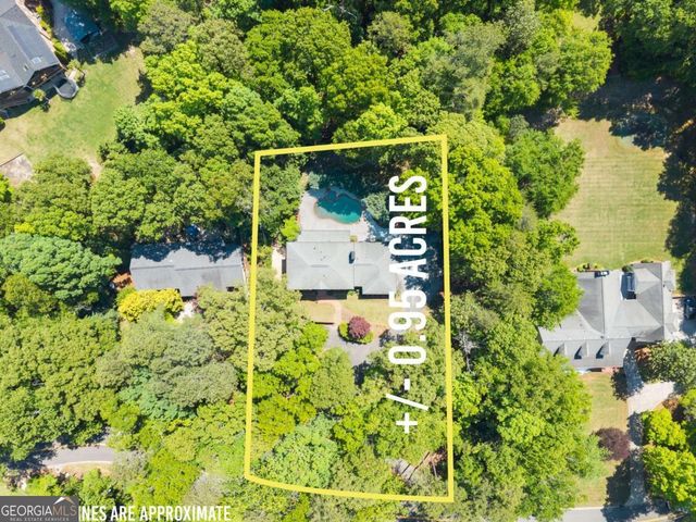 1812 Valley Road NE, Gainesville, GA 30501