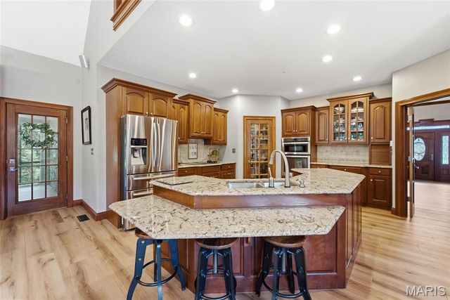 1109 N Oxfordshire Lane, Edwardsville, IL 62025