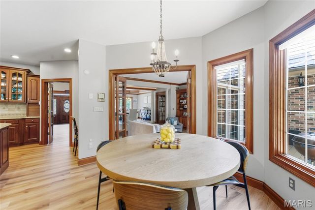1109 N Oxfordshire Lane, Edwardsville, IL 62025