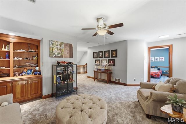 1109 N Oxfordshire Lane, Edwardsville, IL 62025