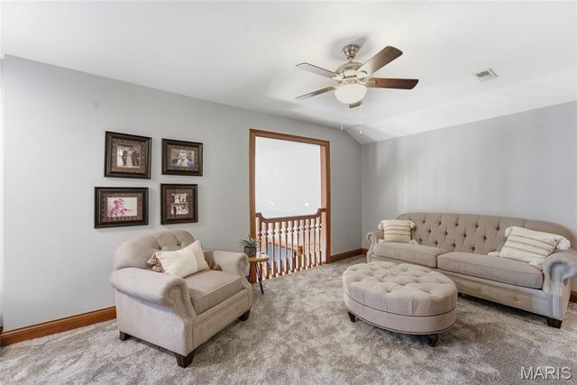 1109 N Oxfordshire Lane, Edwardsville, IL 62025