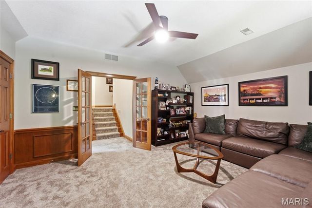 1109 N Oxfordshire Lane, Edwardsville, IL 62025
