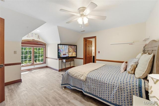 1109 N Oxfordshire Lane, Edwardsville, IL 62025