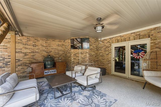 1109 N Oxfordshire Lane, Edwardsville, IL 62025