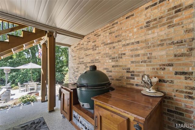1109 N Oxfordshire Lane, Edwardsville, IL 62025