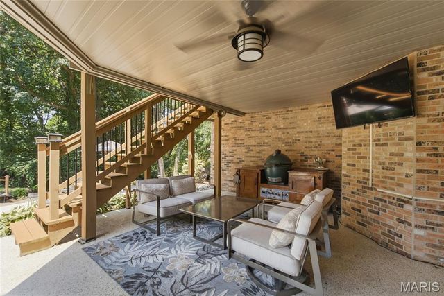 1109 N Oxfordshire Lane, Edwardsville, IL 62025