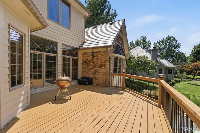 1109 N Oxfordshire Lane, Edwardsville, IL 62025