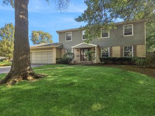 156 Blueberry Road, Libertyville, IL 60048