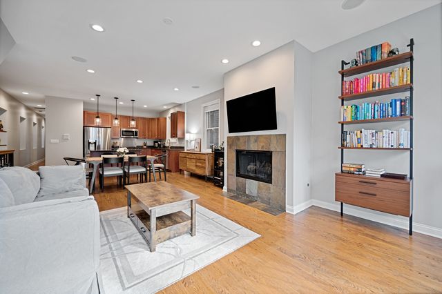 849 N Paulina Street 1, Chicago, IL 60622