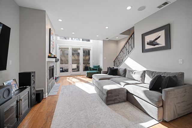 849 N Paulina Street 1, Chicago, IL 60622