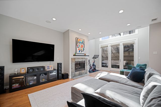 849 N Paulina Street 1, Chicago, IL 60622