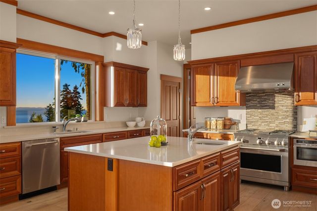 6603 141st Street SW, Edmonds, WA 98026