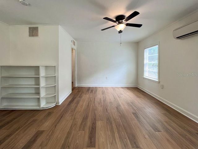 1122 NW 4TH AVENUE, Gainesville, FL 32601