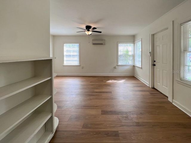 1122 NW 4TH AVENUE, Gainesville, FL 32601