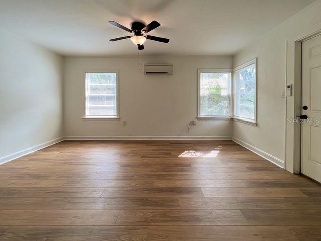 1122 NW 4TH AVENUE, Gainesville, FL 32601