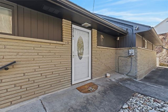 2219 Hill Rd, South Heights, PA 15081