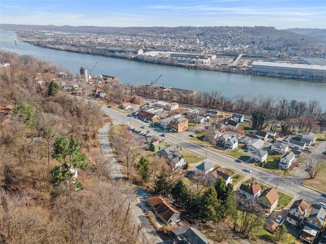 2219 Hill Rd, South Heights, PA 15081