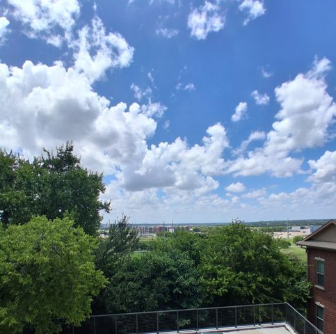 521 Samuels Avenue, Fort Worth, TX 76102