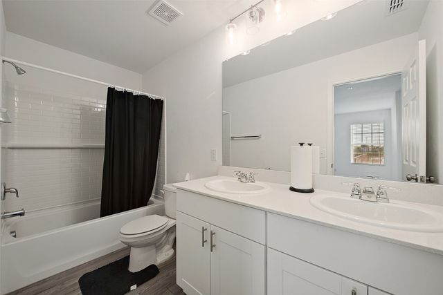 4437 Benham Drive, Fort Worth, TX 76036