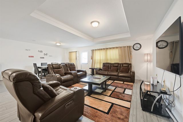 4437 Benham Drive, Fort Worth, TX 76036