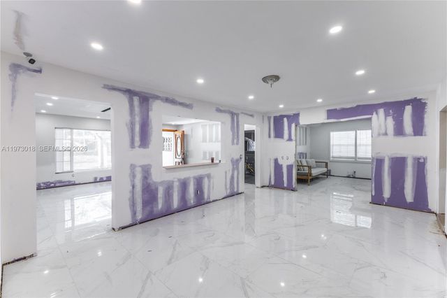 4555 Alton Rd, Miami Beach, FL 33140