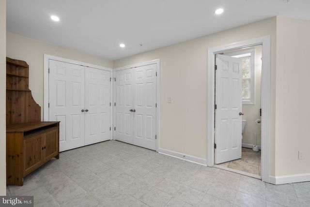5405 AUTH RD, Suitland, MD 20746