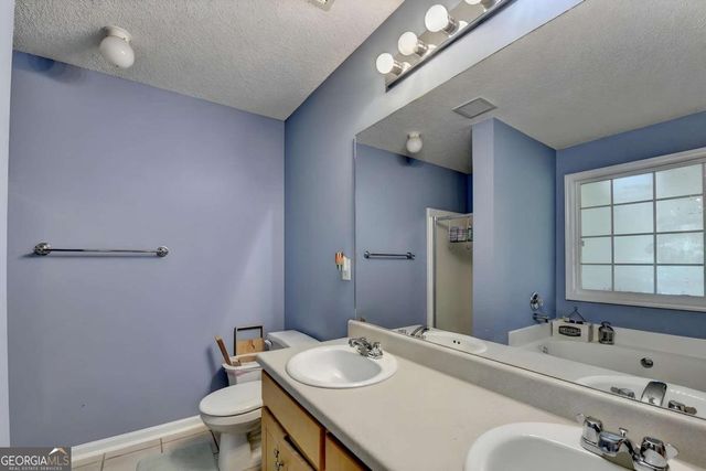 915 Cove Place, Locust Grove, GA 30248