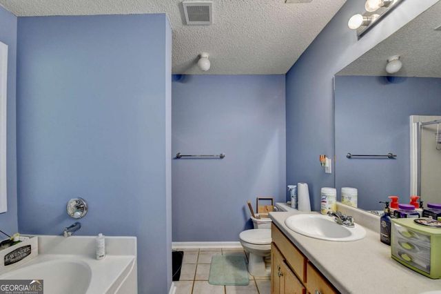 915 Cove Place, Locust Grove, GA 30248