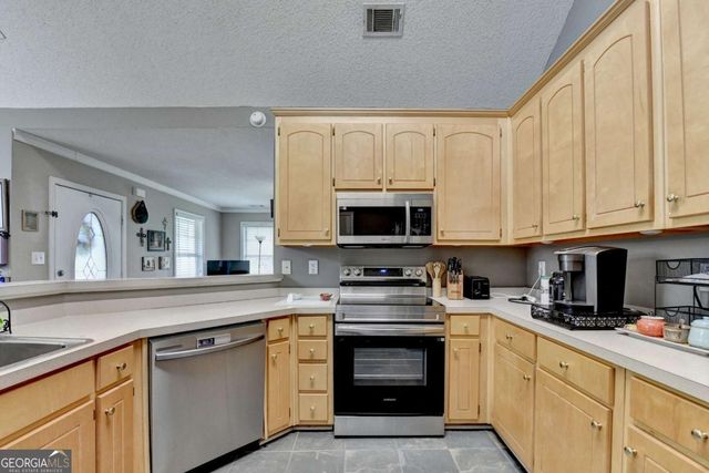 915 Cove Place, Locust Grove, GA 30248