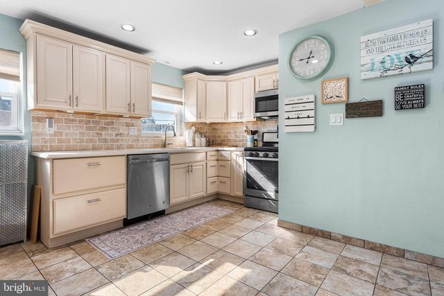 7381 VALLEY AVE, Philadelphia, PA 19128