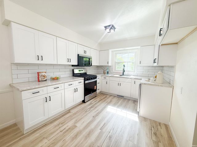 1511 Brookwood Drive, Elkhart, IN 46514