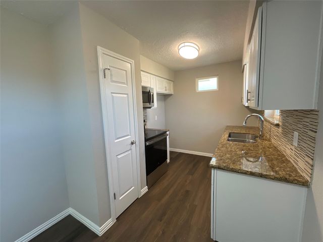 10419 Kirkhill Drive, Houston, TX 77089