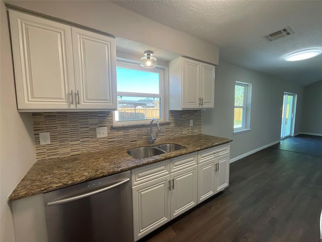 10419 Kirkhill Drive, Houston, TX 77089