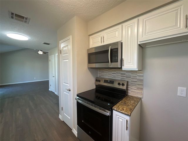 10419 Kirkhill Drive, Houston, TX 77089