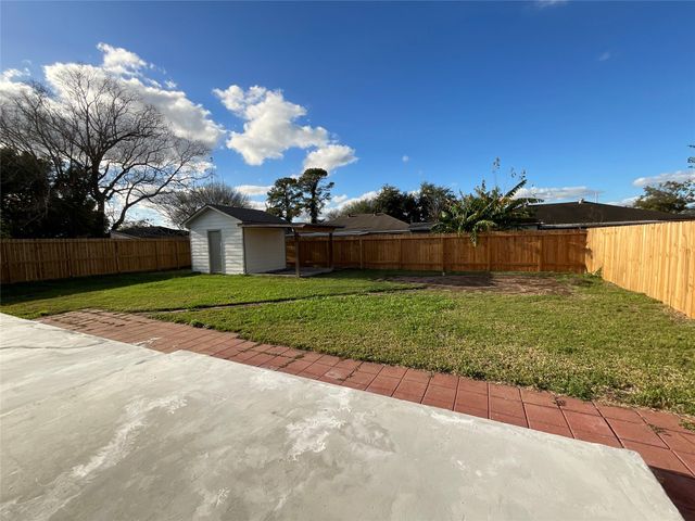 10419 Kirkhill Drive, Houston, TX 77089