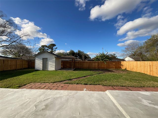 10419 Kirkhill Drive, Houston, TX 77089