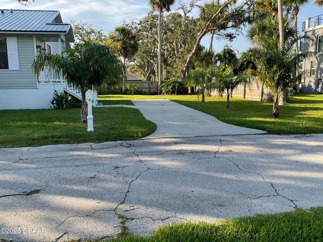 105 Mc Donald Street, South Daytona, FL 32119