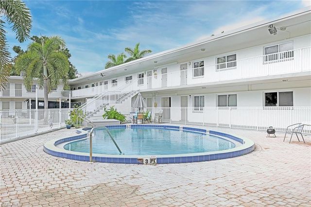 2590 1st ST # 105, Fort Myers, FL 33901