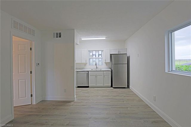 2590 1st ST # 105, Fort Myers, FL 33901