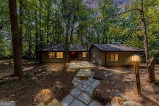 924 MODEL Court, Stone Mountain, GA 30088