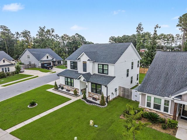 201 Whirlaway Drive, Moncks Corner, SC 29461